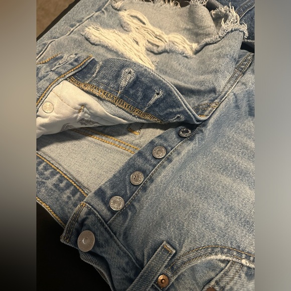 Levi’s 501 high wasted shorts - Picture 5 of 7